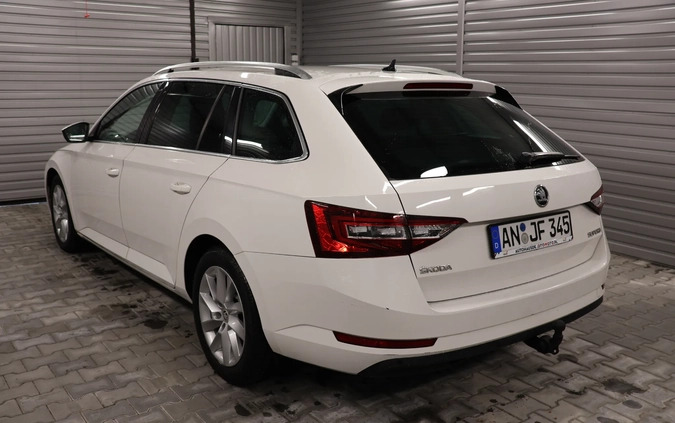 Skoda Superb cena 78999 przebieg: 152000, rok produkcji 2018 z Hel małe 172